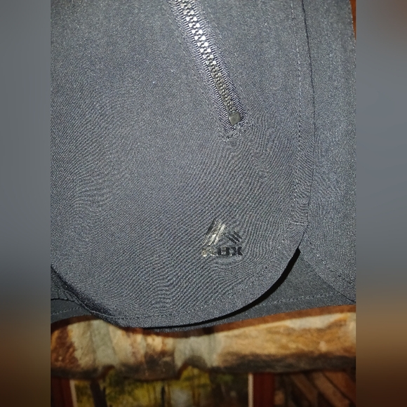 Reebox Black Athletic Shorts with Zip Pockets Small Euc - Picture 4 of 7